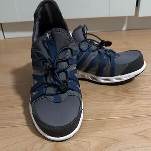 Columbia Men's Dark Gray and Navy Athletic Shoes